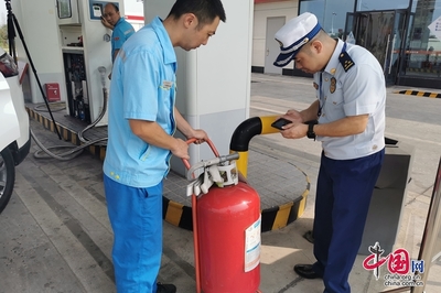 自貢自流井區(qū):扎實(shí)開(kāi)展消防檢查 筑牢安全防火墻