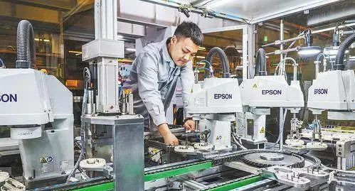 中國(guó)式現(xiàn)代化河北場(chǎng)景丨秦皇島:為產(chǎn)業(yè)插上科技翅膀